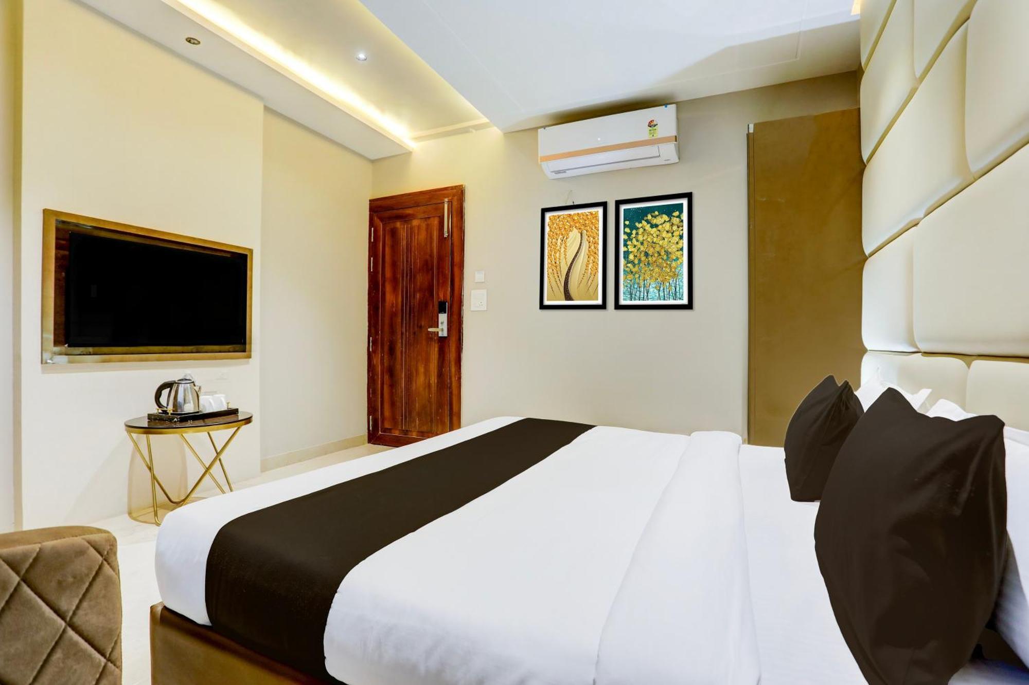 Super Collection O Belgacihia Near Kolkata Railway Station Hotel Gwalior Exterior photo