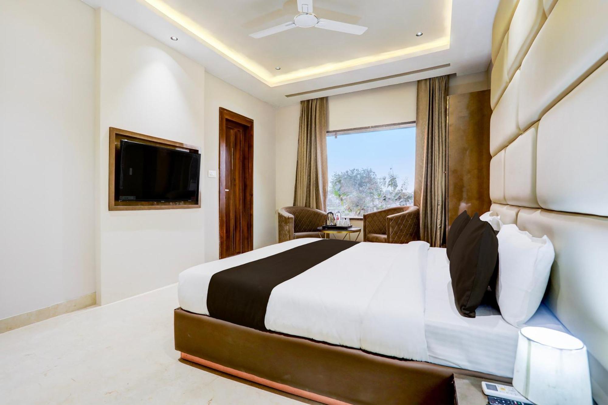 Super Collection O Belgacihia Near Kolkata Railway Station Hotel Gwalior Exterior photo